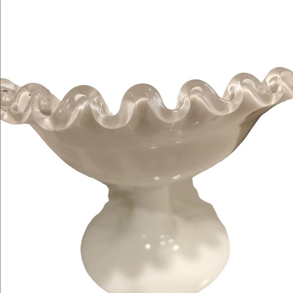 𝅺vintage Fenton Silver Crest Milk Glass Ruffled Bowl - Picture 5 of 6